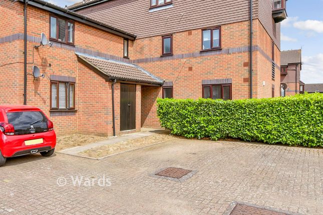 31, Woodfall Drive, Dartford photo 2