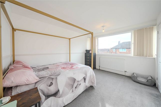 32, Kent Crescent, West Yorkshire photo 4