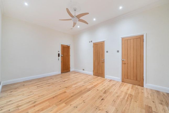 FLAT 2, Church Road, Richmond photo 3