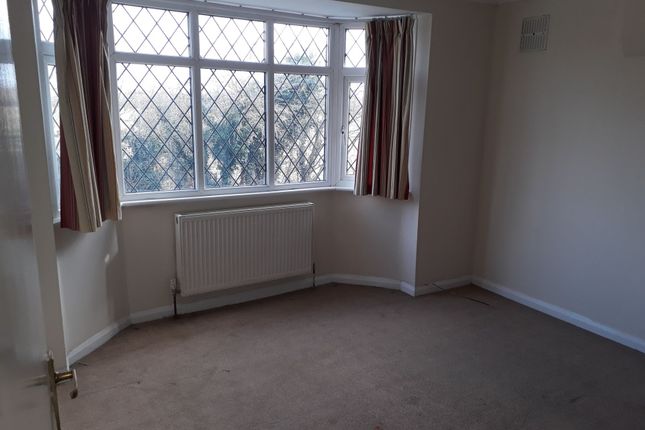 52, Chapel Lane, Greater London photo 2