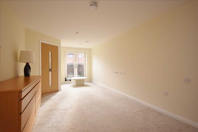 32, Balshaw Court, Leyland photo 2