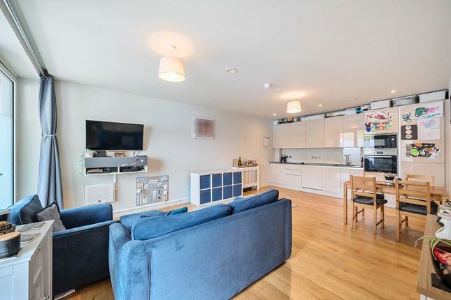Thumbnail Flat for sale in Isambard Court, Brentford, London