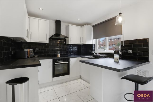 90, Saughs Drive, Glasgow photo 3