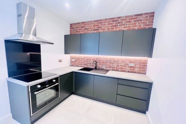 Flat to rent in 1A Railway Road, Manchester