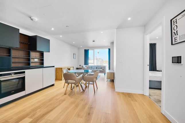 Thumbnail Flat to rent in Fairwater House, Chelsea Creek, 1 Lockgate Road