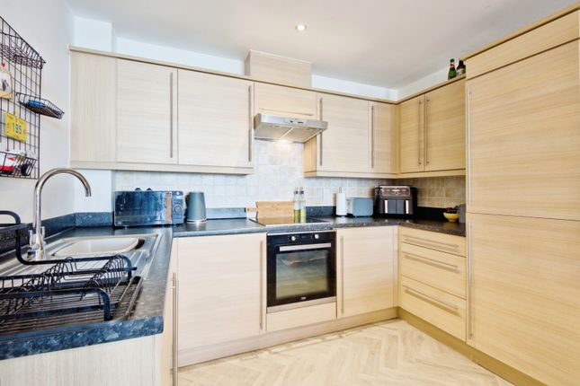 Flat for sale in Roche Close, Rochford, Essex