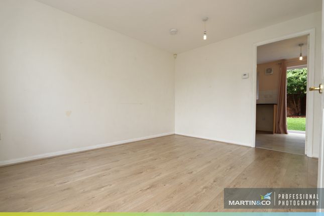 48, Kember Close, Cardiff, South Wales photo 4