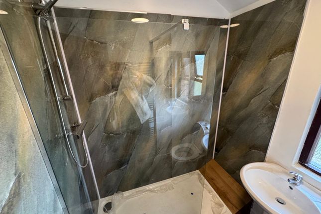19 Flat 2 , Parsonage Road, Manchester photo 2