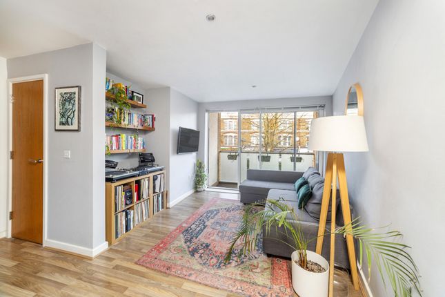 Flat to rent in Altima Court, 33 East Dulwich Road, London