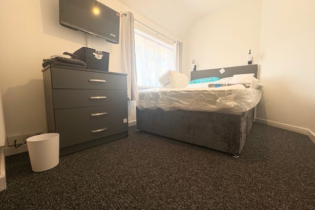 35, Bristol photo 2