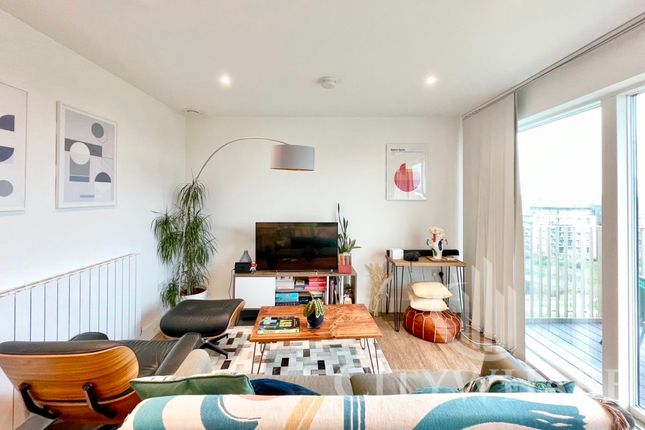 Flat for sale in Flat, Larkin House, Kidbrooke Park Road, London