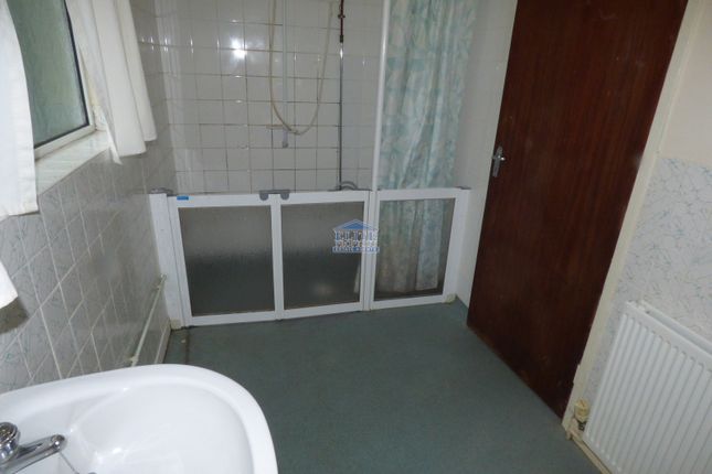 32, Llewellyn Street, Nantymoel photo 3