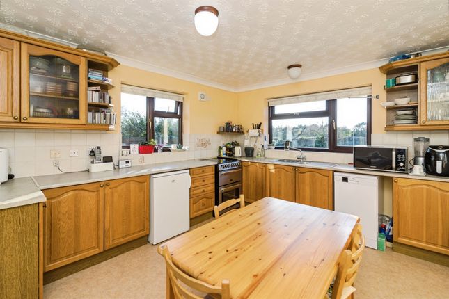 Applewood, Church Road, Bungay photo 4