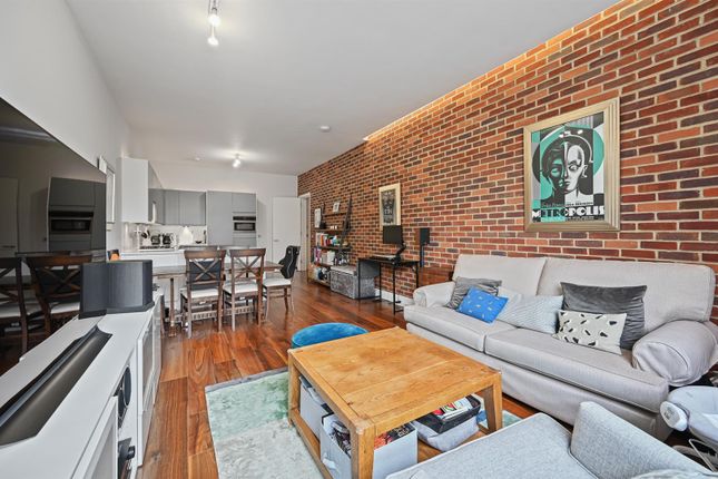 Flat for sale in The Lofts, Grenville Place, Mill Hill