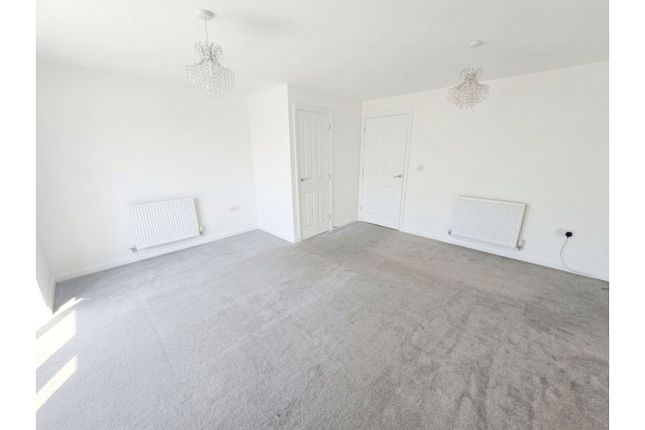 25, Richard Bradley Way, Tipton photo 4