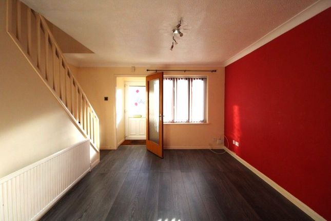 6 Hulme Close, Bedford photo 2