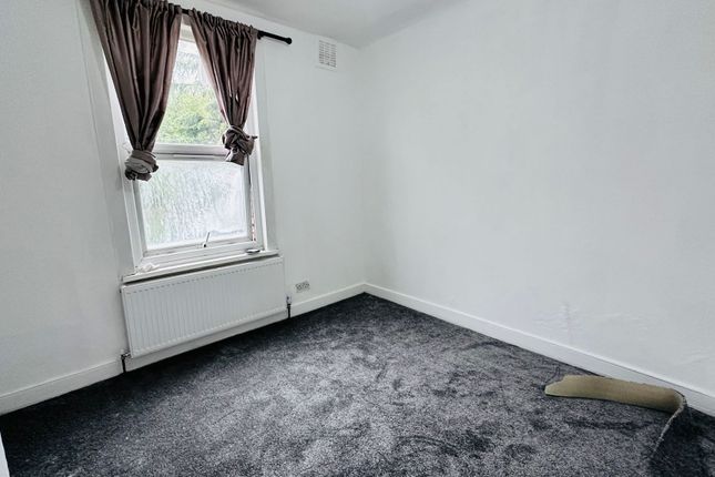 Flat for sale in Claremont Road, Harrow