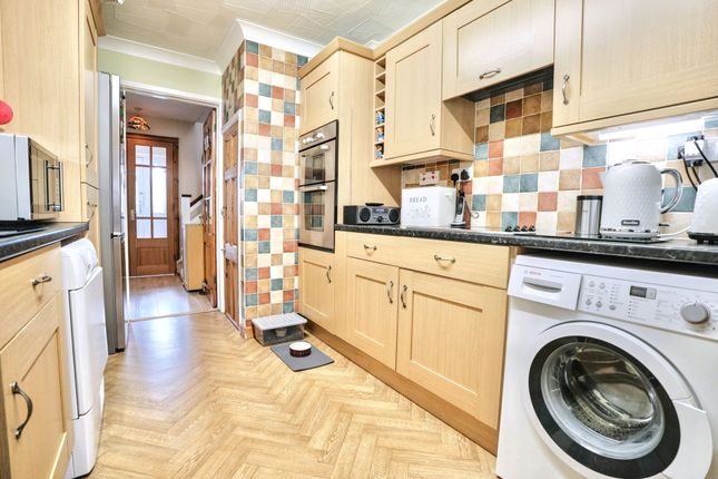 18 Orchard Close, Norwich photo 4