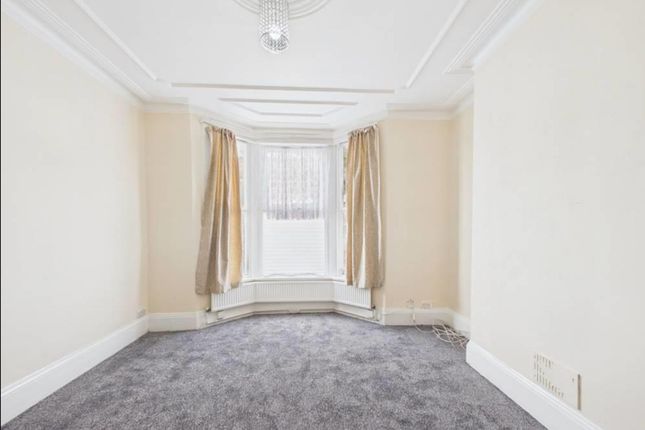 32a Gloucester Road, London photo 3