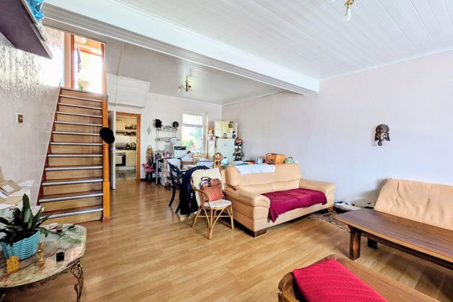 2, Vernon Avenue, London photo 2