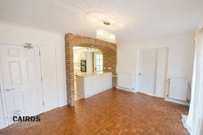 10,, Avenue Road, Surrey photo 4