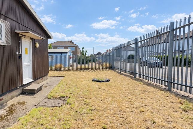 Compound 1, Suggitts Lane, Cleethorpes photo 4