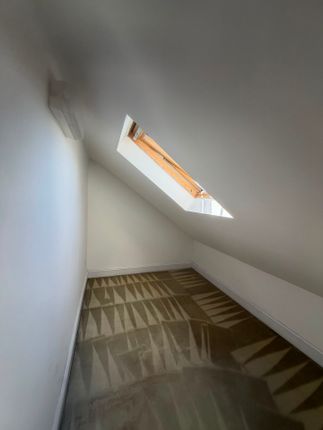 8 Smeaton Road, Chigwell photo 4