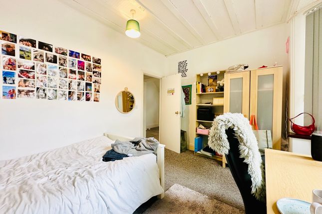 24 Harrington Drive, Nottingham photo 5