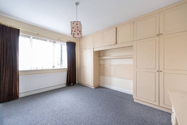 Detached house to rent in Mount Pleasant Road, Willesden Green, London