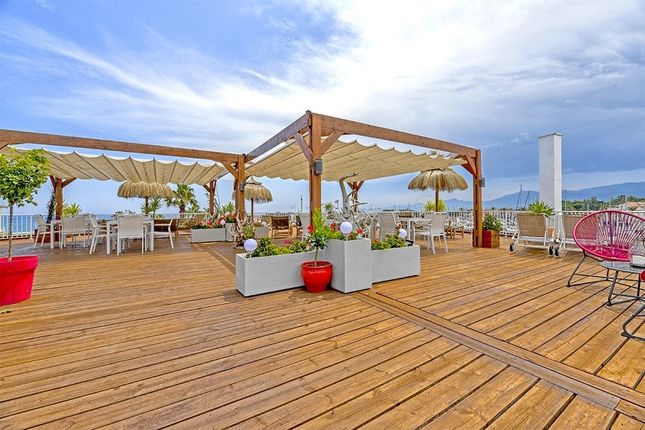 Thumbnail Hotel/guest house for sale in St Cyprien Plage, Pyrenees Orientales (Perpignan, Collioure), Occitanie