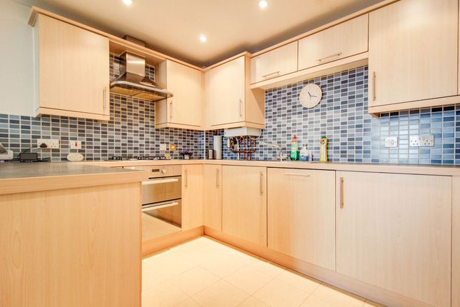 17 Brunel Crescent, Swindon photo 2