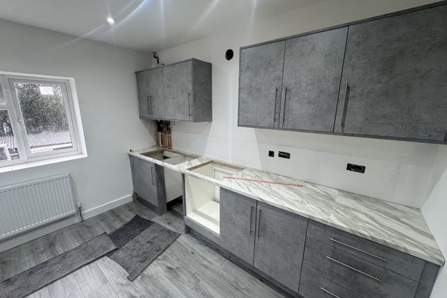 4 Bed Flat To Rent Greenford Avenue