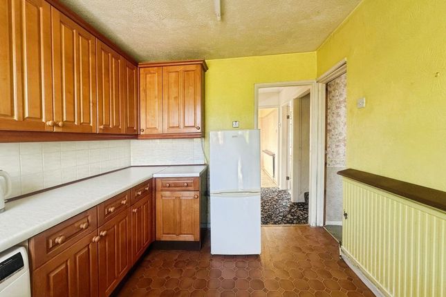 16, Lea Mount Drive, Bury photo 3
