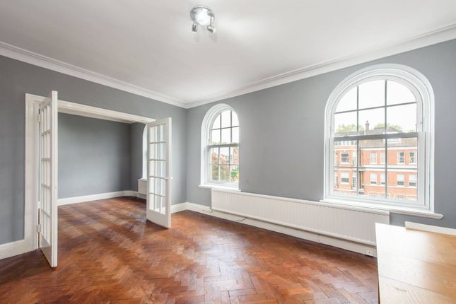 Mandeville Court, Hampstead photo 2