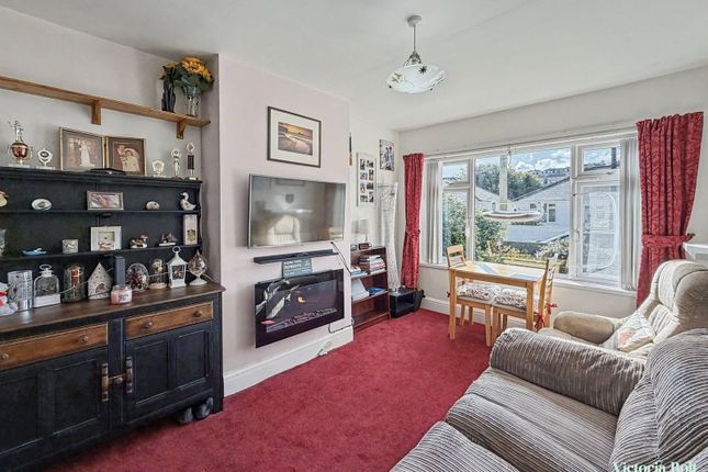 25, Laira Park Crescent, Plymouth photo 2