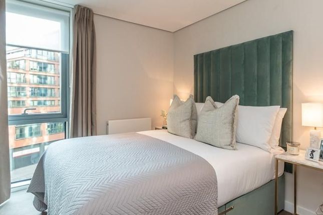 Flat to rent in Merchant Square East, London