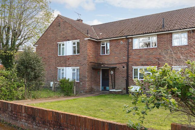 Thumbnail Flat for sale in Atherfield Road, Reigate