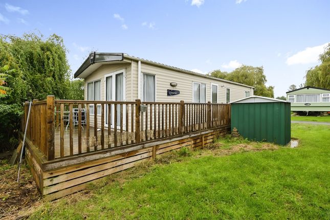Thumbnail Mobile/park home for sale in Crow Lane, Little Billing, Northampton
