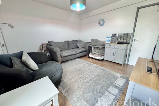 56, Pownall Crescent, Essex photo 4
