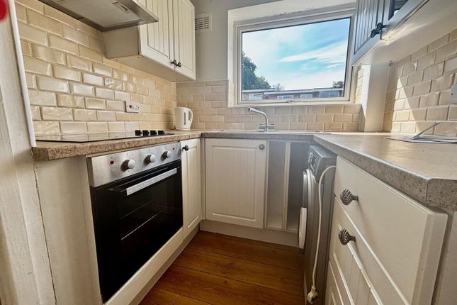 47, Simon Close, Nuneaton photo 5
