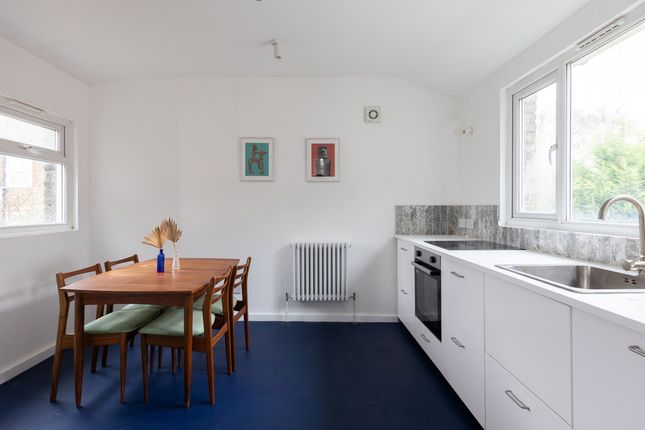 Thumbnail Flat for sale in Harcourt Road, Brockley
