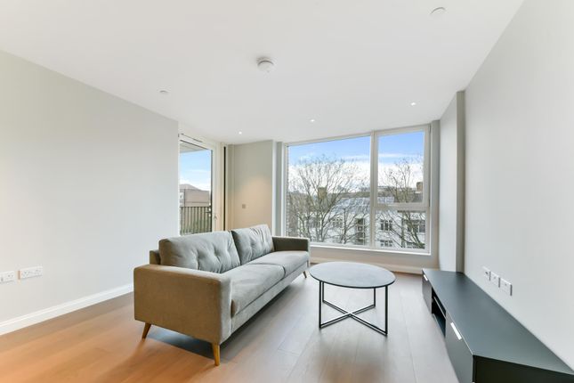1-bed flat on Flat 10 Phoenix Court 7, Gasholder Place, London, £600,000