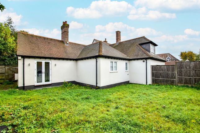 7, Pheasant Close, Buckinghamshire photo 3