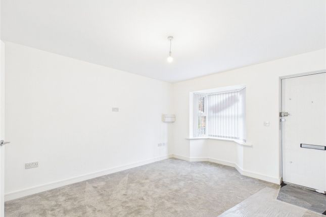 21, Terence Street, Manchester photo 3