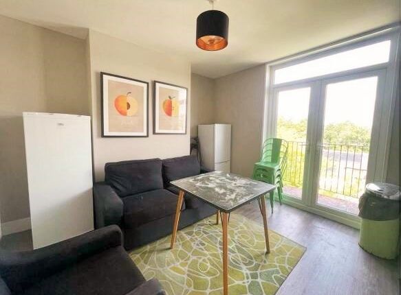 Flat for sale in Princes Road, Brighton