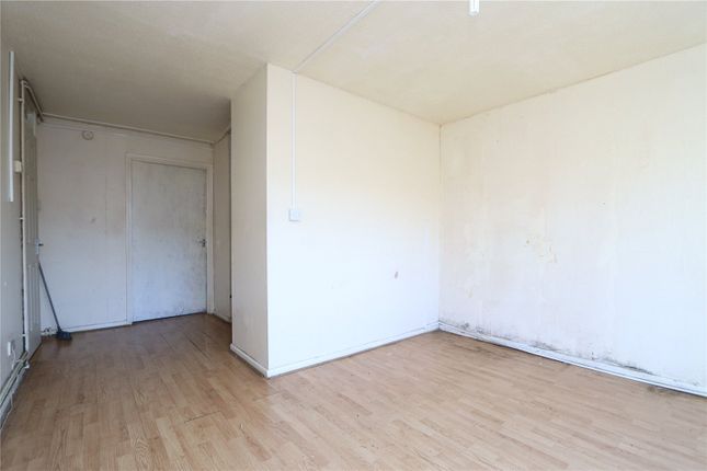 56B, Bossiney Place, Fishermead photo 4