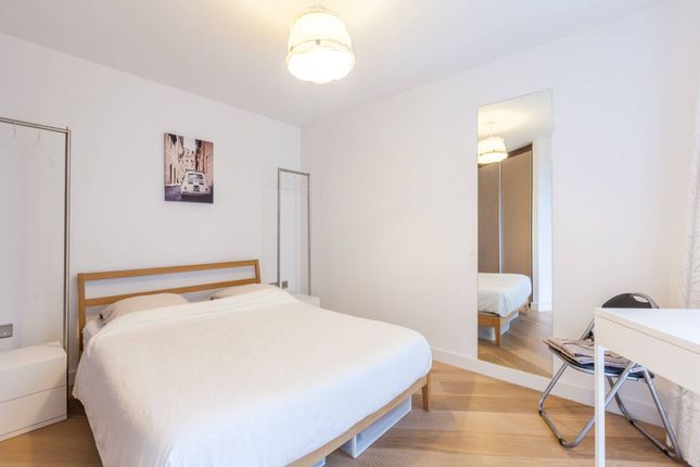 Flat to rent in Avantgarde Place, Shoreditch, London