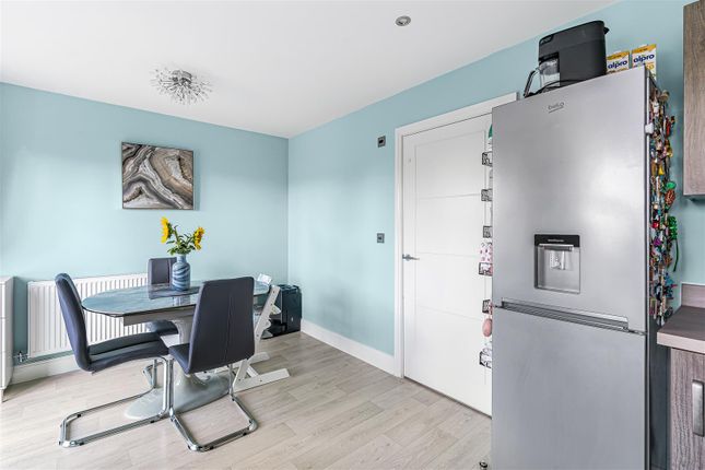 50, Hampden Square, Bicester photo 4