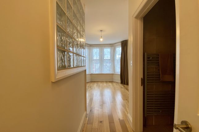 Flat B, 153, Whitchurch Road, Cardiff photo 4