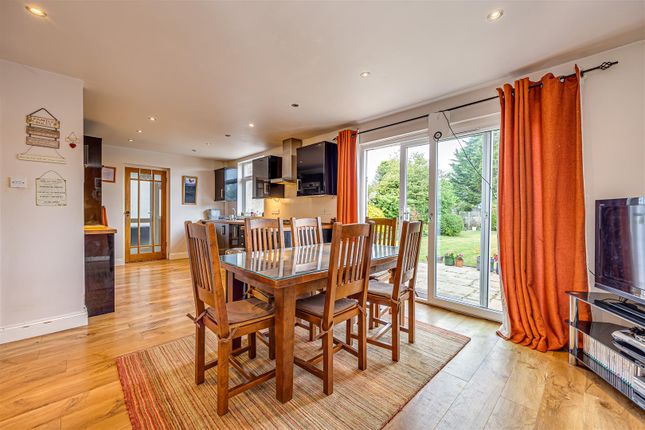 6, Upper Pines, Banstead photo 2